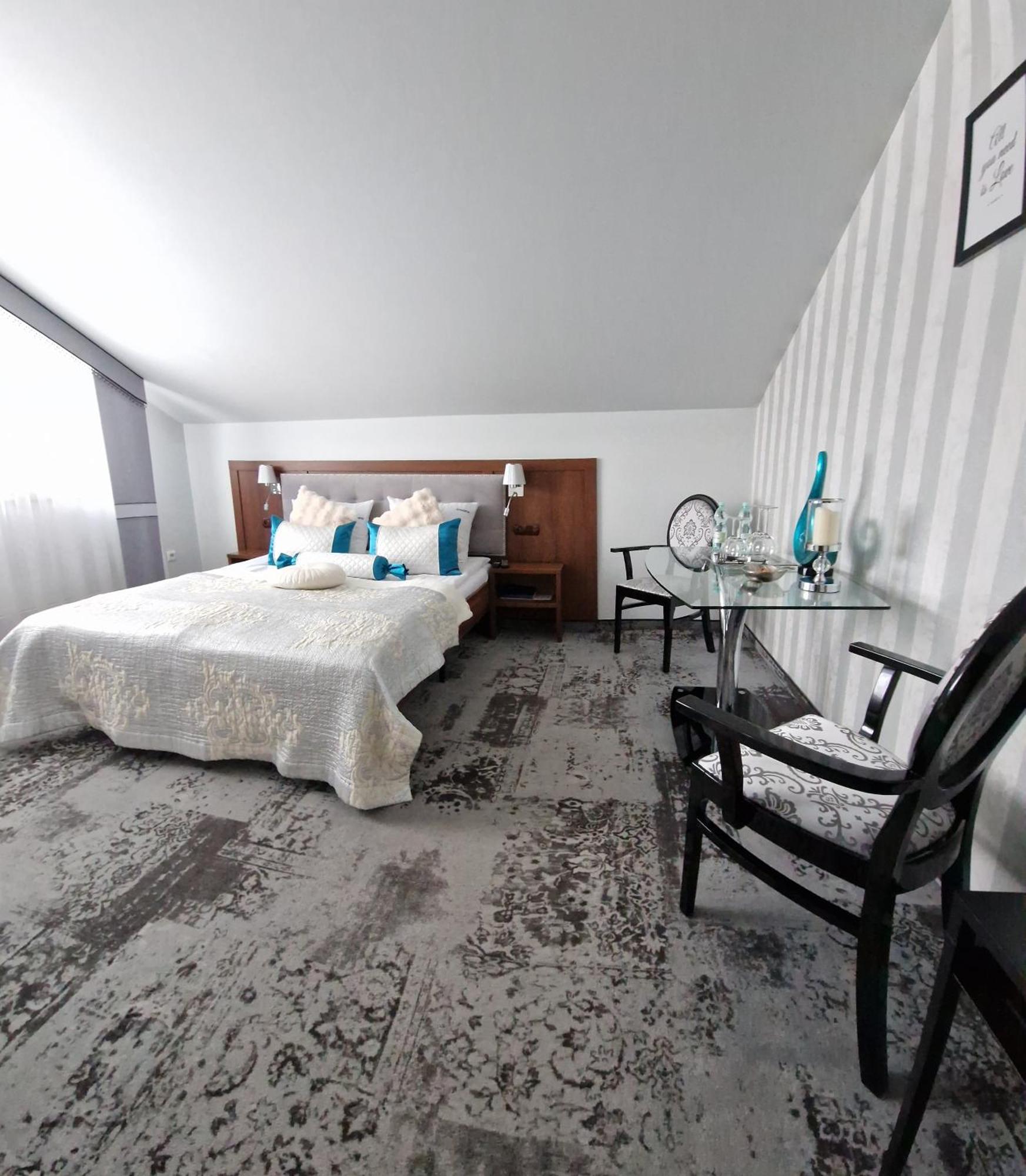 Hotel Cynamon 3*